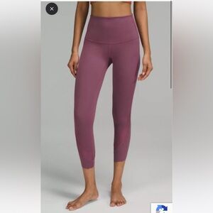 NWT WUNDER UNDER HR CROP 23” Scallop